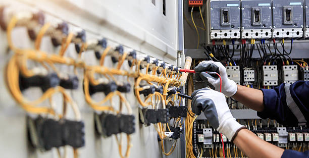 Professional Electrician technician working in Hubbard, TX